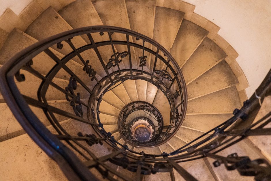 monte-escalier à La Rochelle